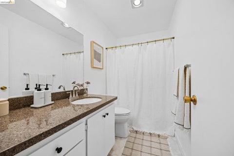 Tiny photo for 645 Chetwood ST #208, Oakland, CA 94610 (MLS # 41151574)