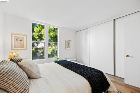 Tiny photo for 645 Chetwood ST #208, Oakland, CA 94610 (MLS # 41151574)