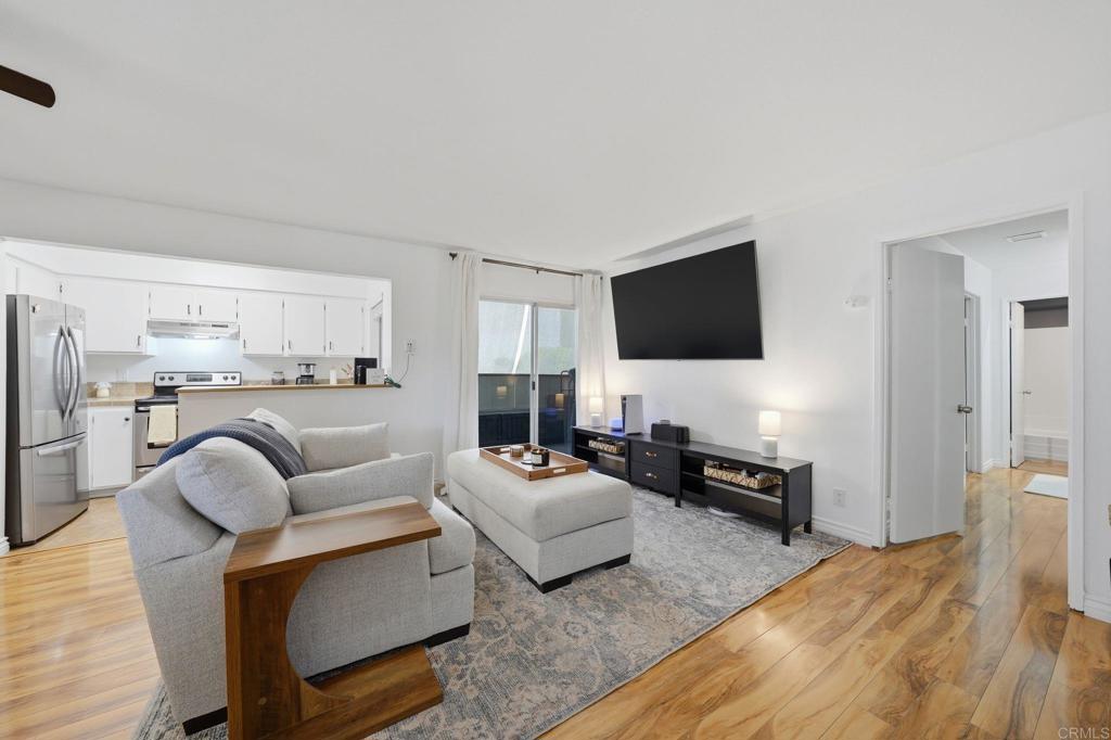 1385 Caminito Gabaldon E