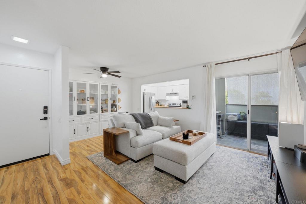 1385 Caminito Gabaldon E