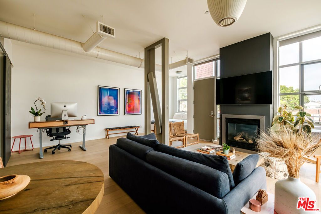 Photo of 1912 Broadway #205, Santa Monica, CA 90404 (MLS # 26654777)
