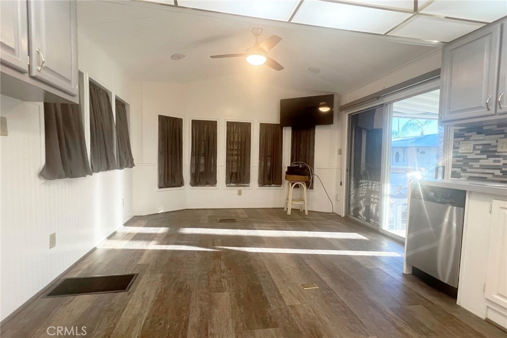 Desert Shadows RV Resort (33619) - Manufactured In Park