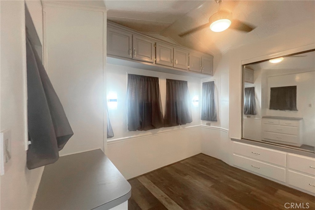 Desert Shadows RV Resort (33619) - Manufactured In Park