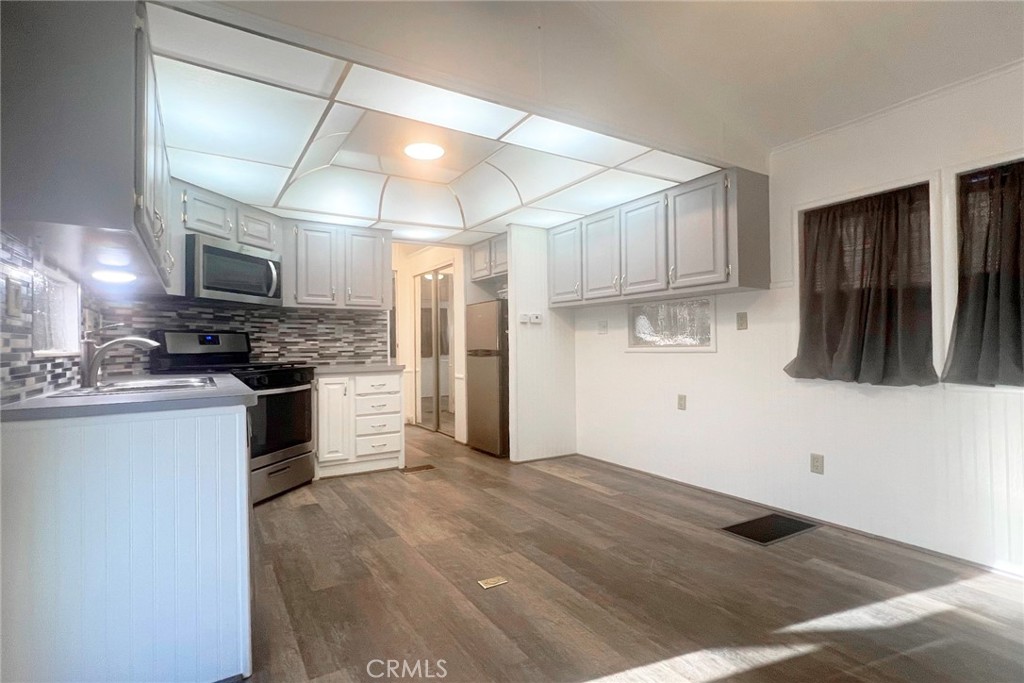 Desert Shadows RV Resort (33619) - Manufactured In Park