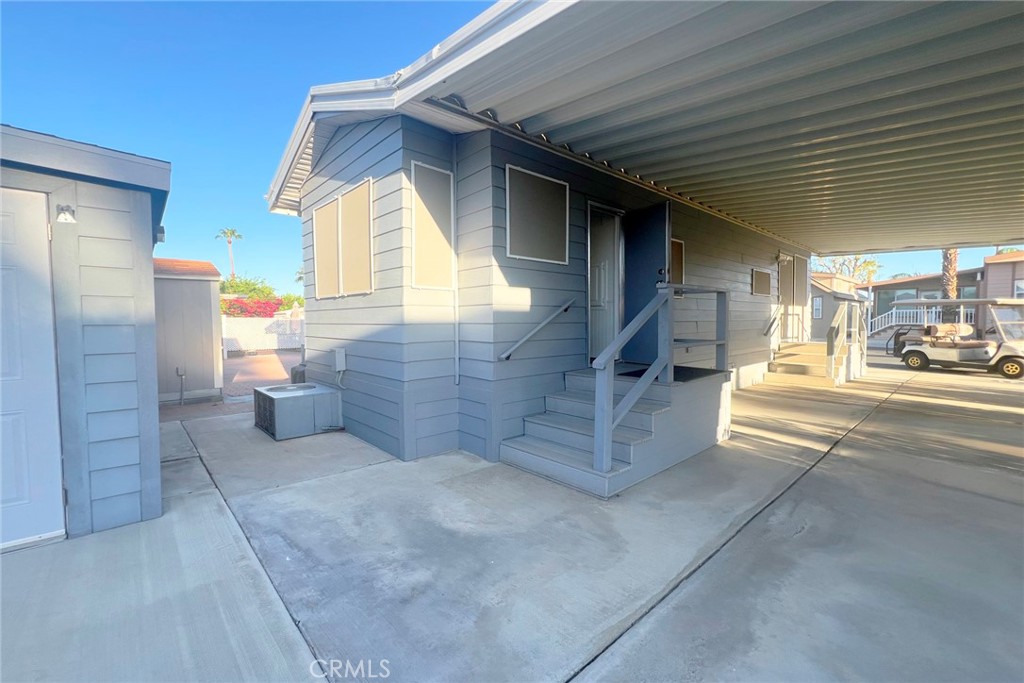 Desert Shadows RV Resort (33619) - Manufactured In Park