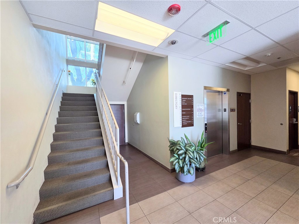 19112 Gridley Rd 238