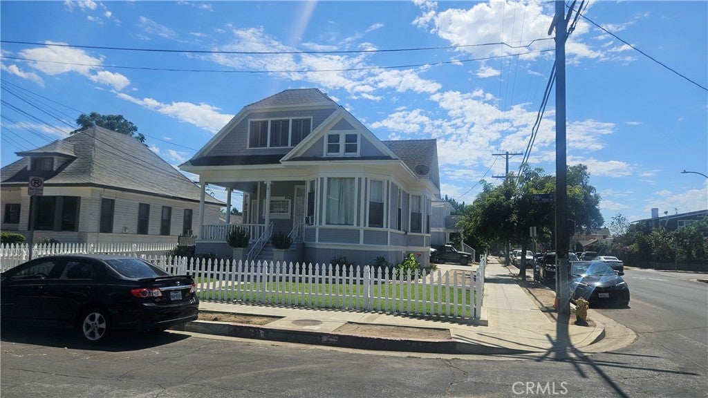 1540 W 28th