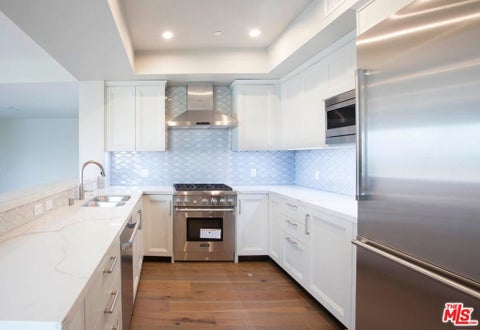 Photo of 1500 S Beverly Drive #302, Los Angeles, CA 90035 (MLS # 26102783)