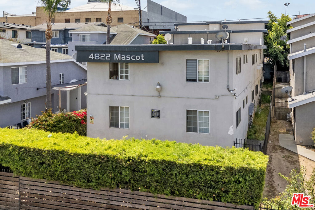 4822 Mascot Street