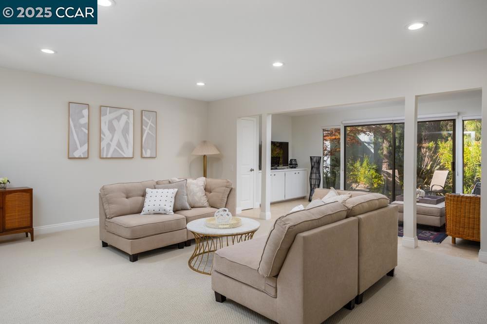 ROSSMOOR - Residential