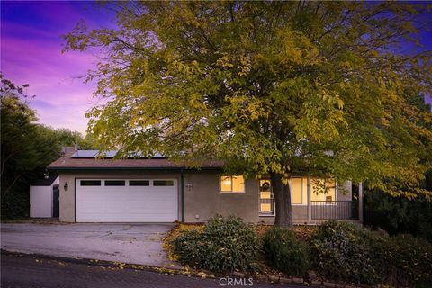 Photo of 102 Glencrest Lane, Paso Robles, CA 93446 (MLS # PI25273258)