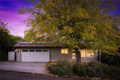 Photo of 102 Glencrest Lane, Paso Robles, CA 93446 (MLS # PI25273258)