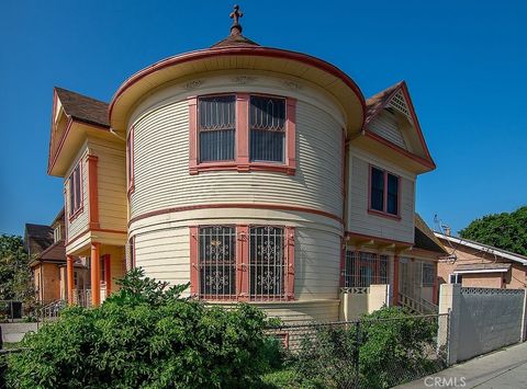 Photo of 1703 Toberman Street, Los Angeles, CA 90015 (MLS # SR26162861)