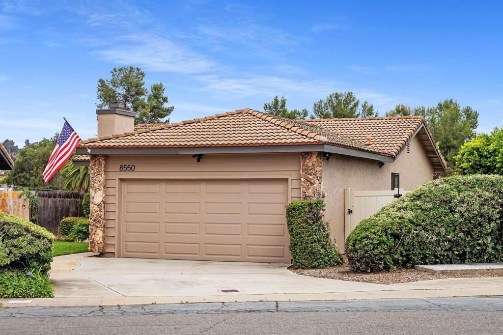8550 Snow White Dr