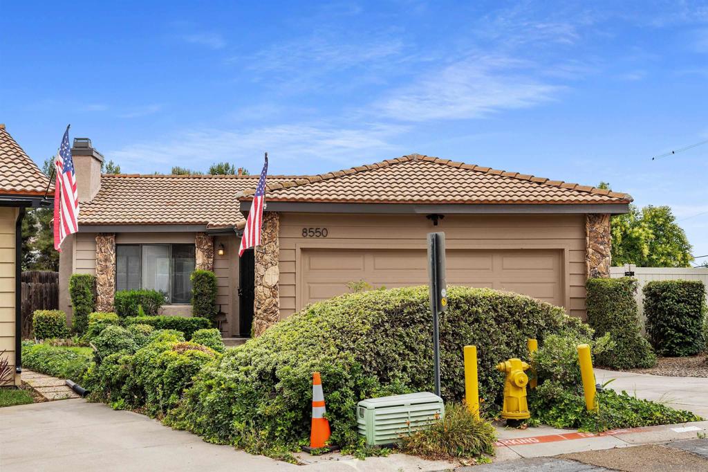 8550 Snow White Dr