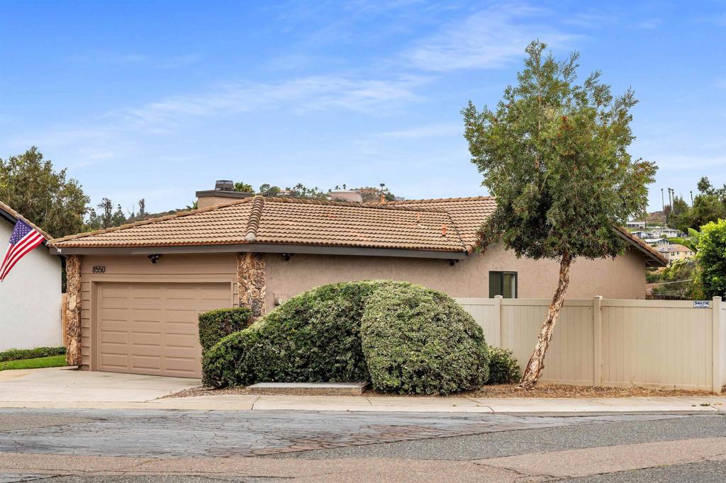 8550 Snow White Dr