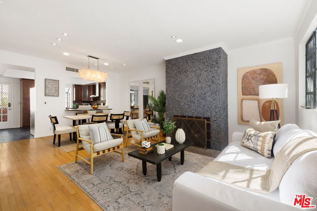 Photo of 202 San Vicente Boulevard #12, Santa Monica, CA 90402 (MLS # 26991971)