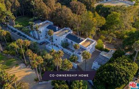 Photo of 27405 Pacific Coast Highway, Malibu, CA 90265 (MLS # 25600881)