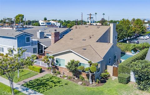 Photo of 5672 Pepperwood Ave, Lakewood, CA 90712 (MLS # OC25251154) Photo of 5672 Pepperwood Ave, Lakewood, CA 90712 (MLS # OC25251154)