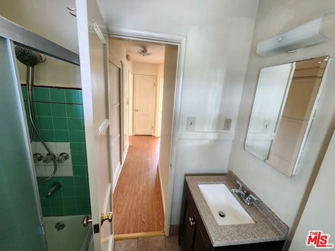 Photo of 5264 Cahuenga Boulevard, North Hollywood, CA 91601 (MLS # 26763331)