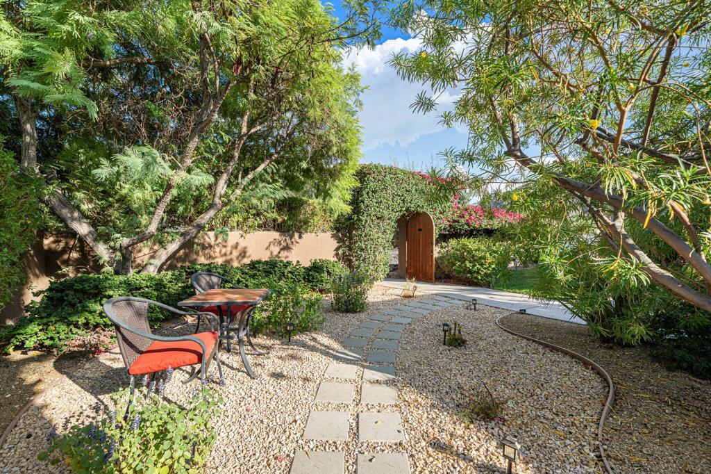 51295 Calle Quito