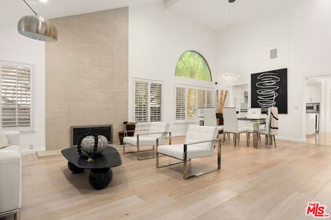 24762 Via Pradera Calabasas CA 91302