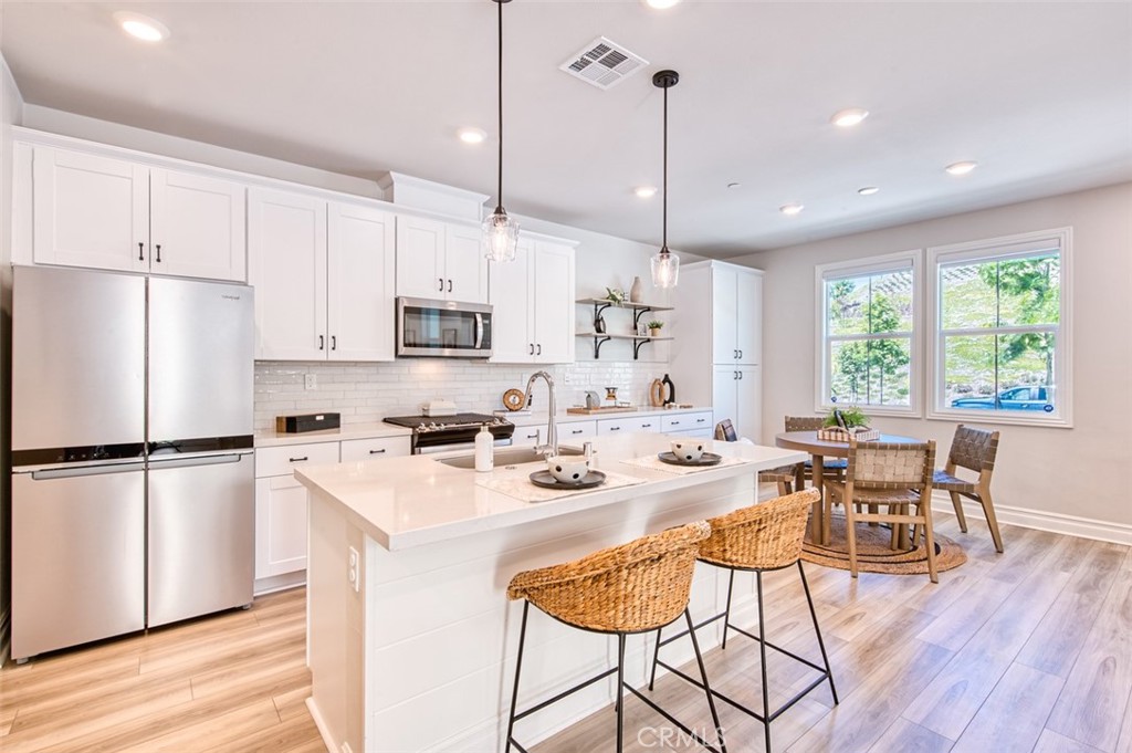 1151 Brush Creek