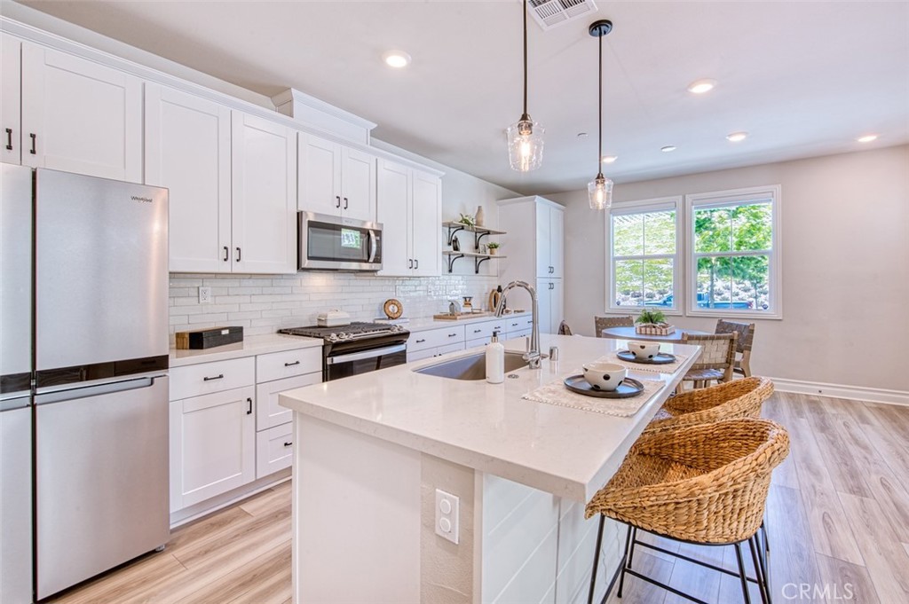 1151 Brush Creek