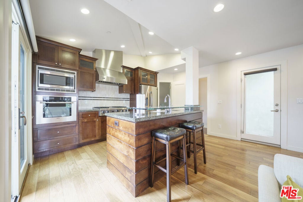 642 Hermosa Avenue