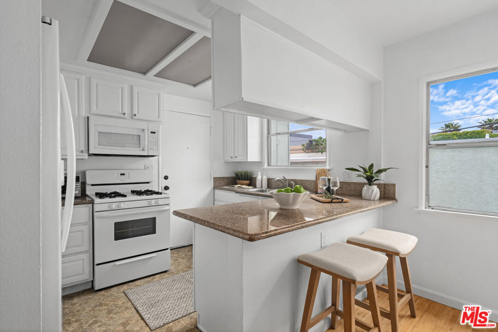 5803 Bowcroft Street 1