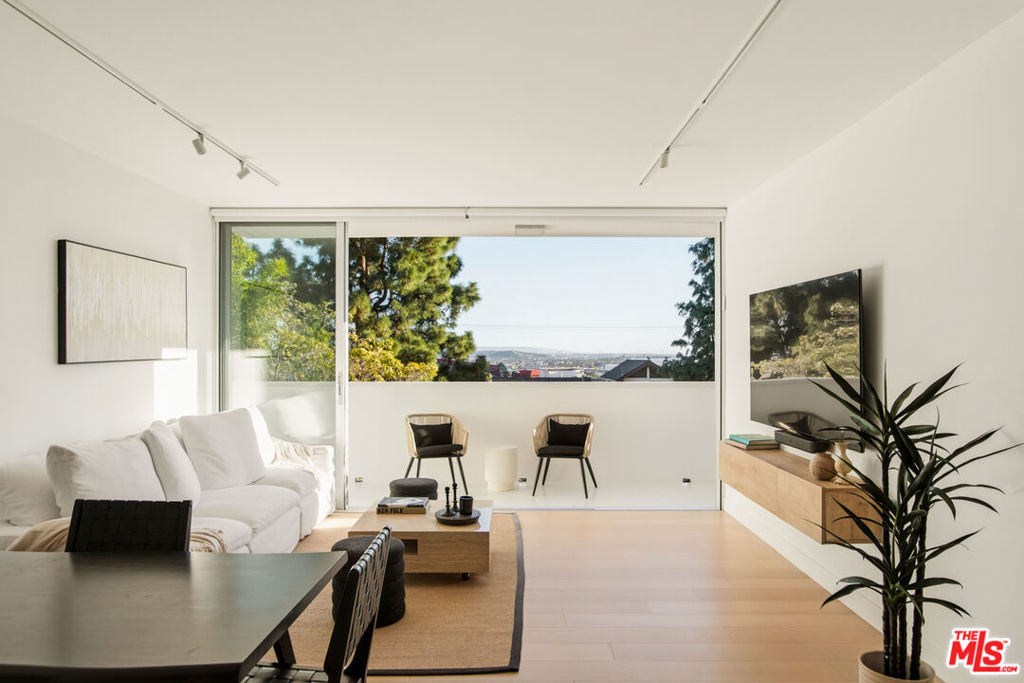 8787 Shoreham Drive 105