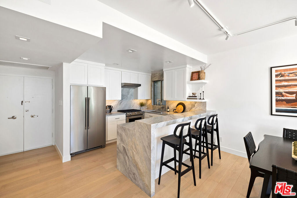 8787 Shoreham Drive 105