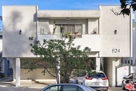 Photo of 824 S Shenandoah Street #2, Los Angeles, CA 90035 (MLS # 26656973)