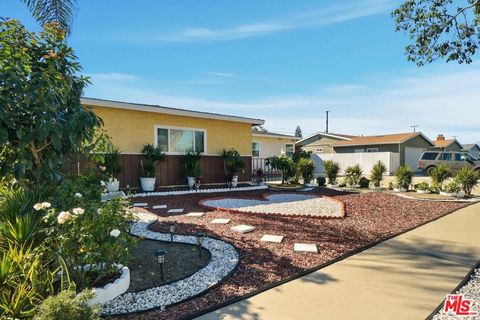 Photo of 1412 W Baker Avenue, Fullerton, CA 92833 (MLS # 26645311)