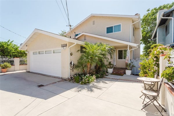 10619 MATHER AVE, SUNLAND, CA 91040 - Image b5b6bf26460414bbdd7e226d40d2ebbf/1767272234