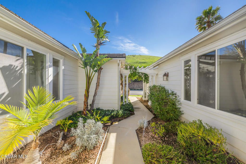 Photo of 5817 Evening Sky Drive, Simi Valley, CA 93063 (MLS # 226000908)