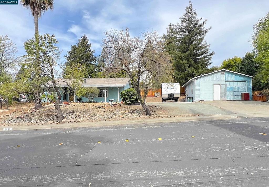 2340 Ranchito Dr