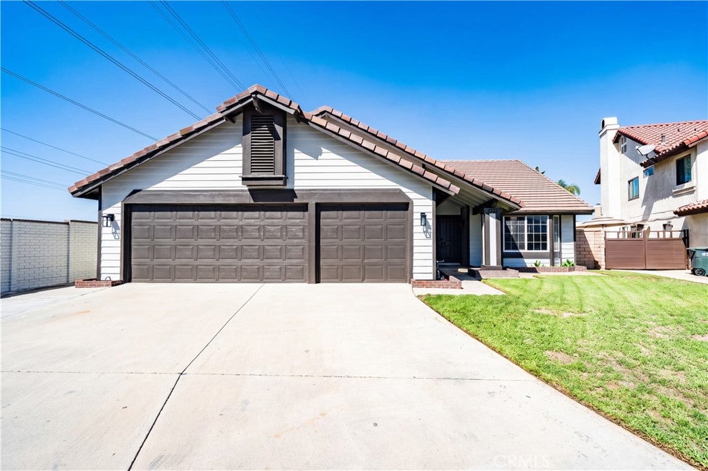 3762 S Peach Tree