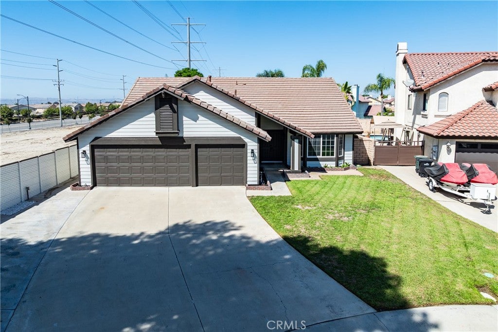 3762 S Peach Tree