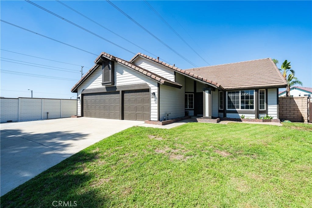 3762 S Peach Tree