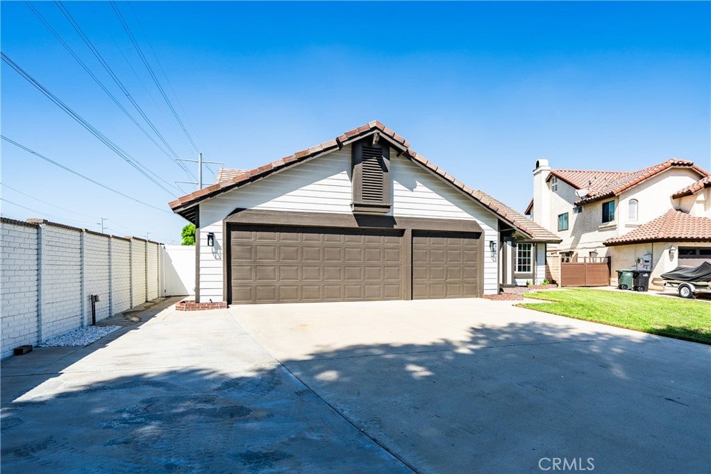 3762 S Peach Tree