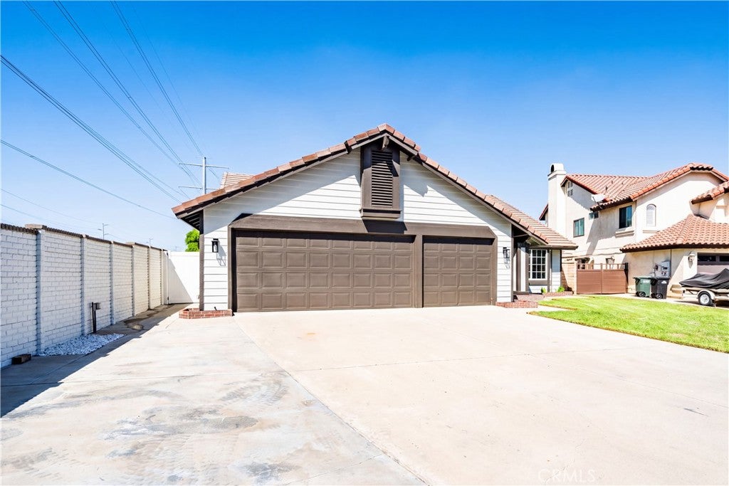 3762 S Peach Tree