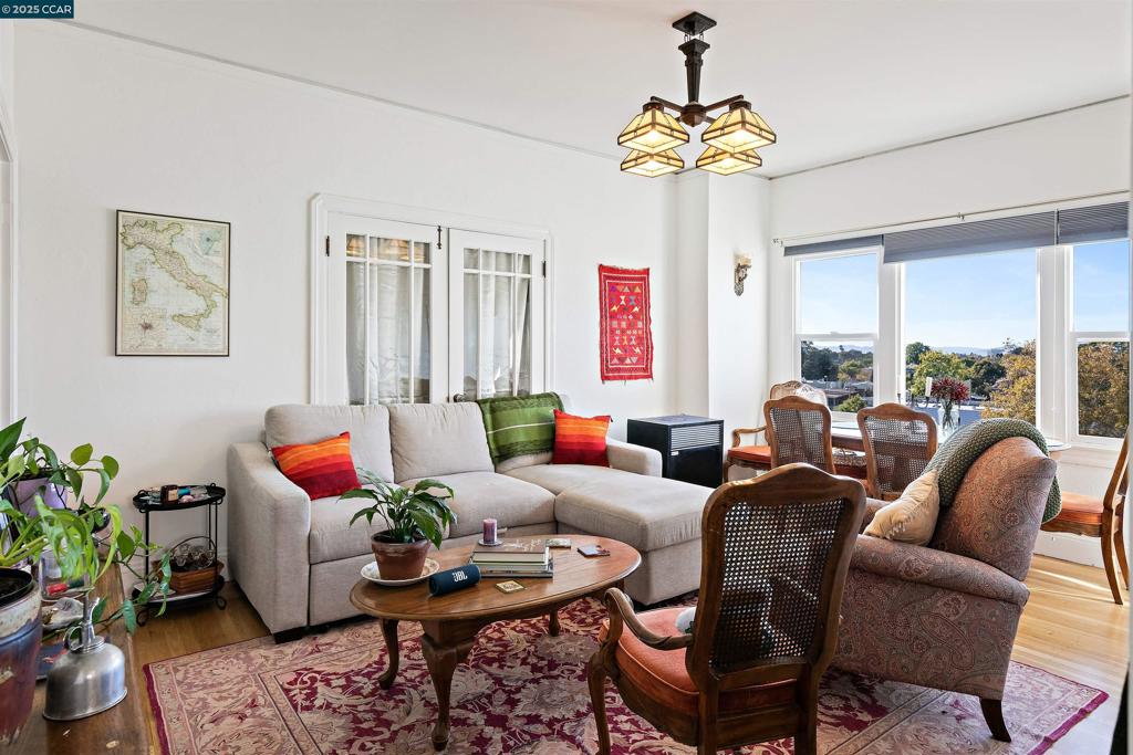PIEDMONT AVENUE - Residential