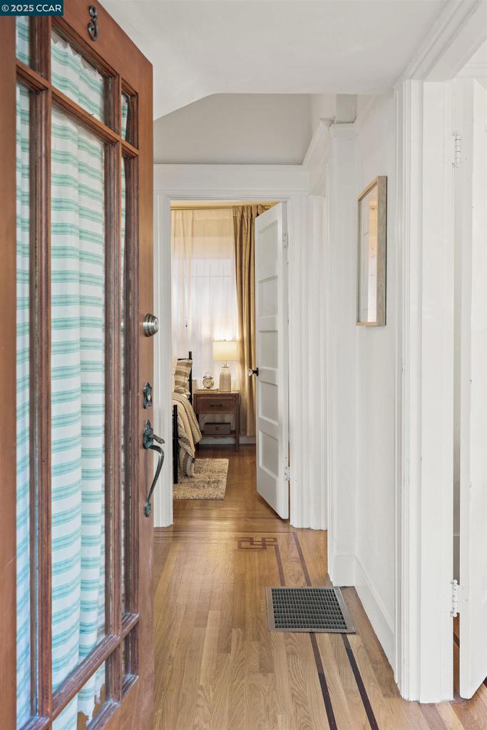 PIEDMONT AVENUE - Residential