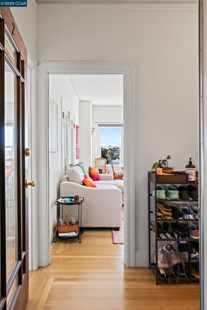 PIEDMONT AVENUE - Residential
