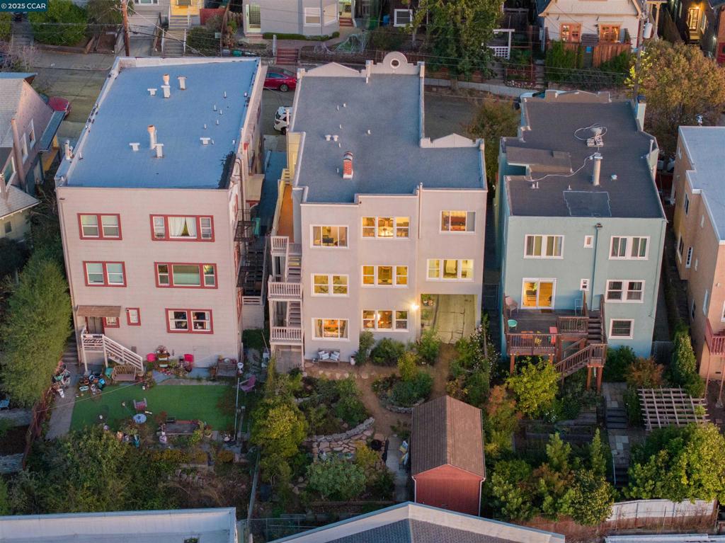 PIEDMONT AVENUE - Residential