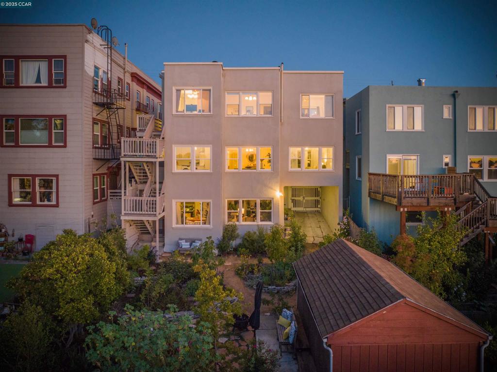 PIEDMONT AVENUE - Residential