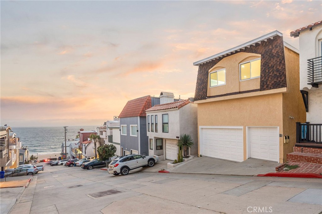 217 43rd Street is a beautifully updated ocean view duplex located west of Highland in the heart of El Porto, one of the most vibrant and desirable neighborhoods in Manhattan Beach’s Sand Section. Situated on a 30’x45’ half lot, this pride-of-ownership property offers the rare opportunity to own a fully vacant, turn-key asset in one of the most sought-after communities in Los Angeles.
The 1,368 square foot building features a well-designed unit mix of (1) 2-bedroom, 2-bathroom unit and (1) 1-bedroom, 1-bathroom unit—both of which have been recently renovated with quartz countertops, new flooring, and premium finishes throughout. Each unit is paired with private garage parking: a 2-car garage for the larger unit and a 1-car garage for the smaller unit.
Significant property upgrades have been completed, including newer windows, updated electrical panels, and recent roof repairs. Electrical undergrounding has also been completed, with cutover pending.
With both units delivered vacant, 217 43rd Street is a rare opportunity for an owner-user to live steps from the sand, or for an investor to operate a high-quality duplex in an A+ location. The property offers a 3.16% CAP rate and a 20.96 GRM in one of the premier coastal submarkets in Los Angeles.