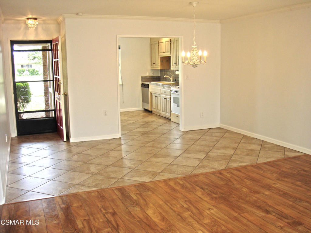 161 W Bay Boulevard