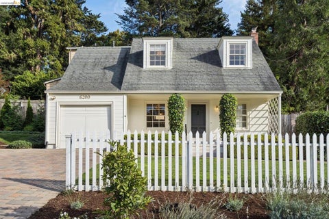 Photo of 6200 Aspinwall Rd, Oakland, CA 94611 (MLS # 41147864)